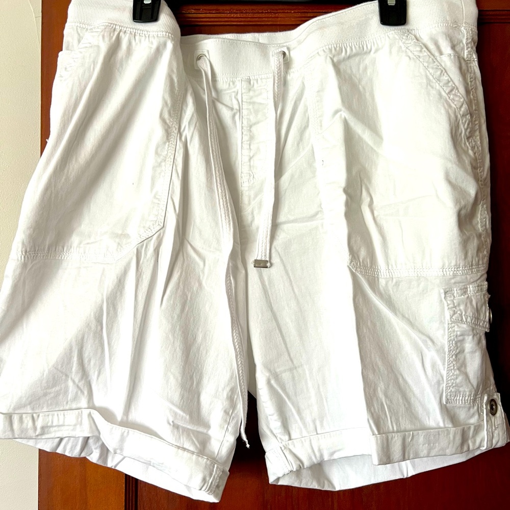 Women’s shorts  white